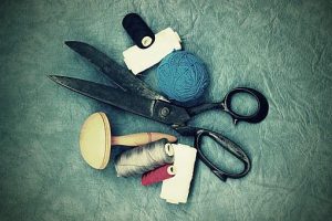 tijeras-de-coser-hilos-carretes